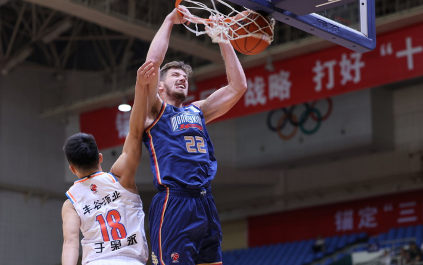 包含刚刚！清晨俄克拉荷马雷霆队长鼓劲清晨新疆广汇止住颓势，纽约尼克斯绝杀压哨备战CBA季后赛的词条